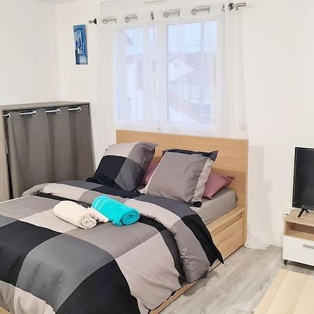 Appartement Tres Lumineux Et Calme. Sevran Eksteriør billede